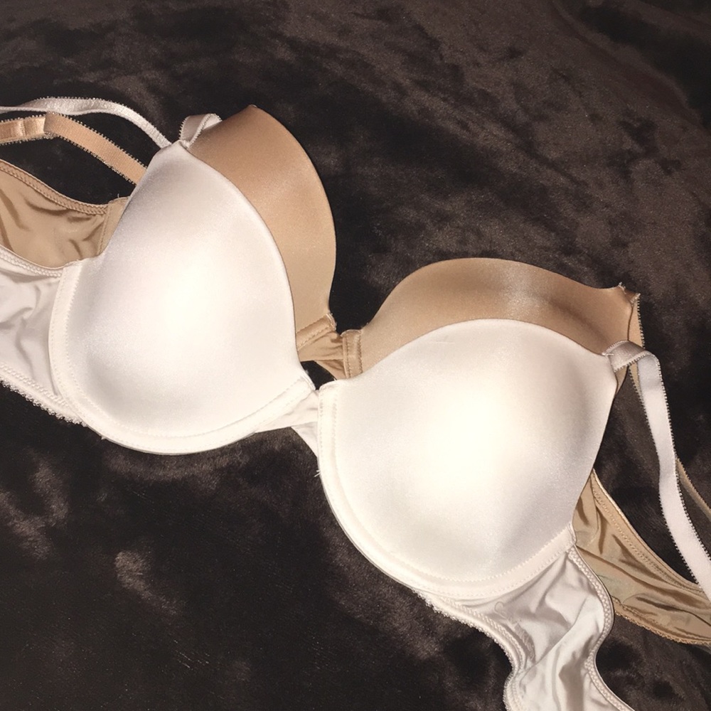 Never worn, Calvin Klein lightly lined bras.
